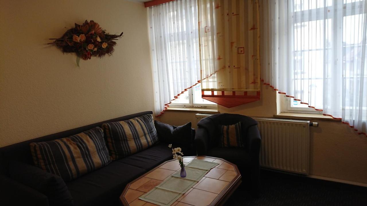 Pension & Ferienwohnungen Toepferstueb'L Saalfeld Saale Esterno foto